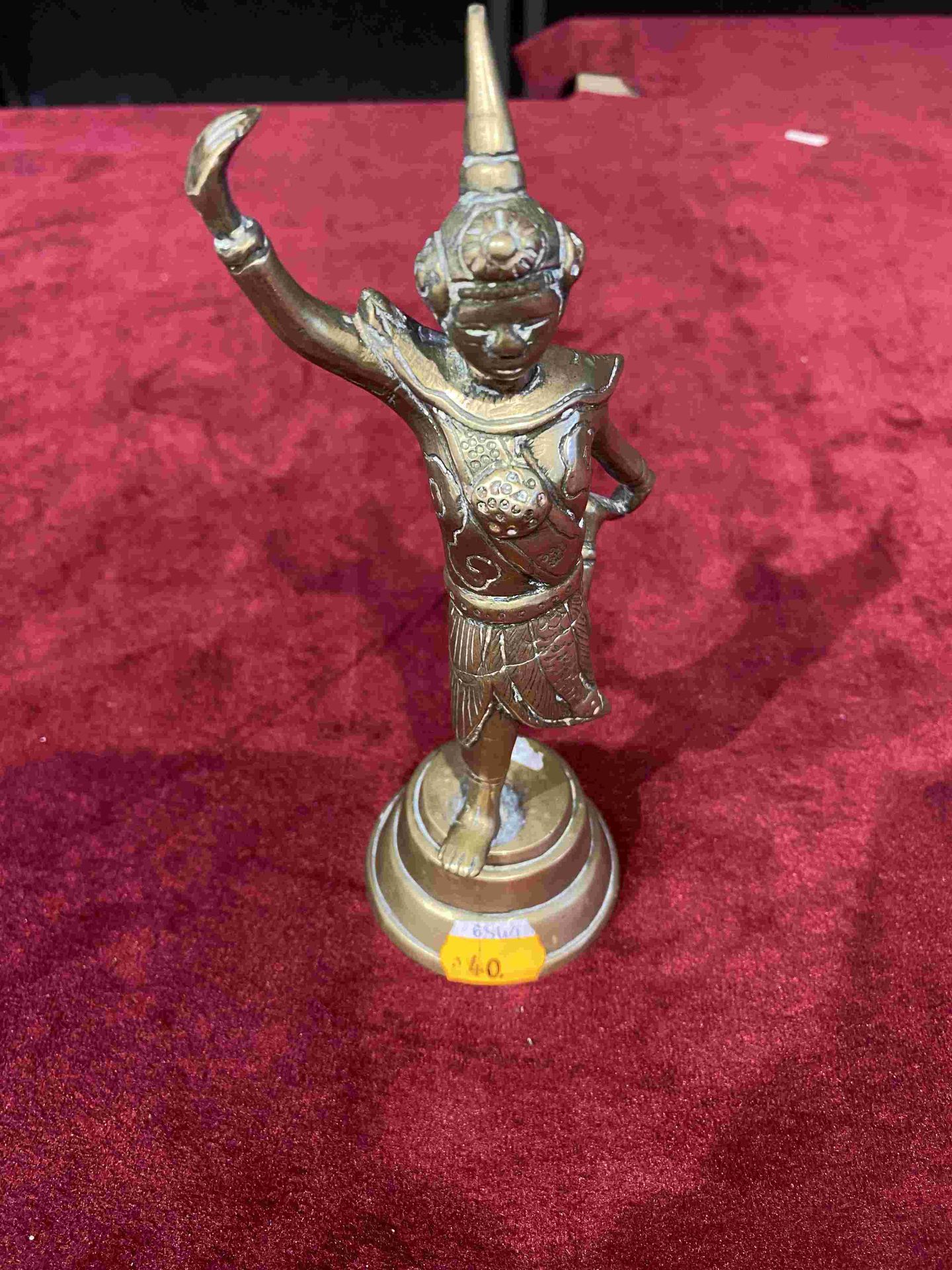 Null 1 Danseuse Balinaise en bronze doré Hauteur totale 20cm