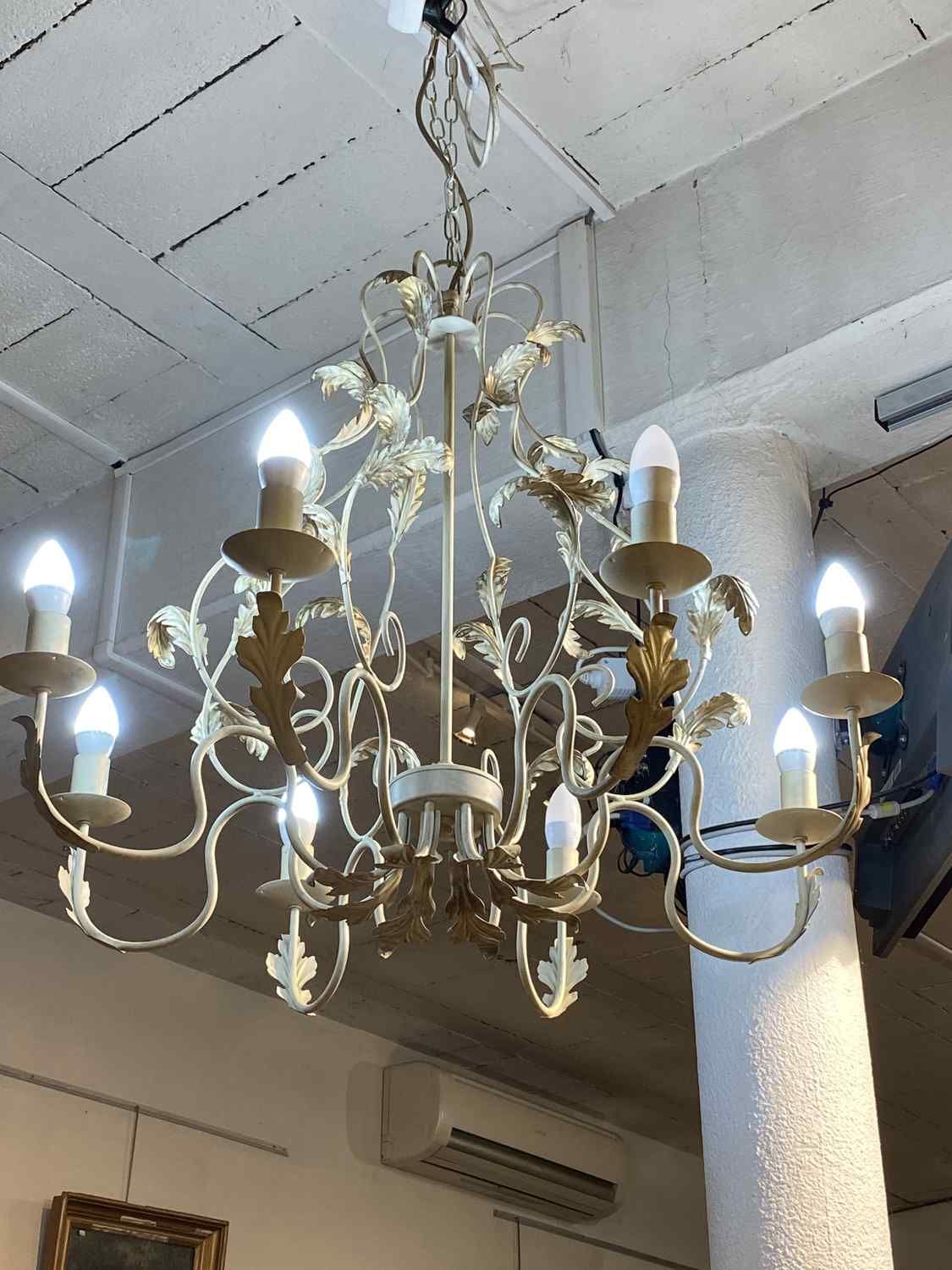 Null 1 Modern chandelier in cream lacquered iron with 8 flowers