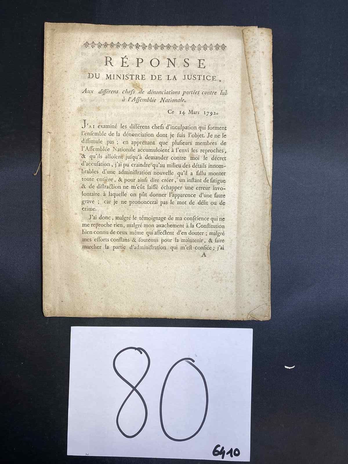 Null 革命时期，司法部长对1791年3月14日国民议会上对他的各种谴责的答复。 in-8 40页 缝制。 第1页有狐疑的折痕，完整的没有封面。imprime&hellip;