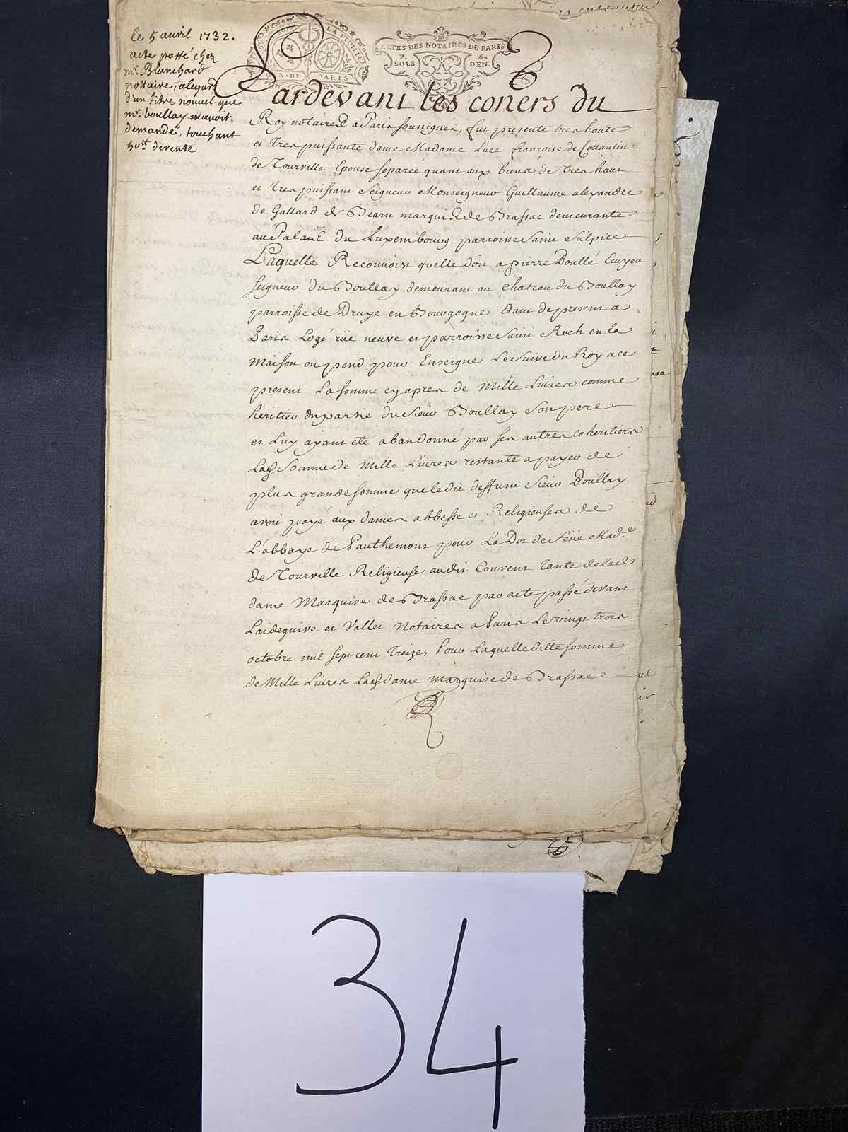 Null 捆绑8份文件，或20页手稿。 1732年4月5日法国图尔维尔的卢斯-科坦丁的追悼会。 卢斯-弗朗索瓦-德-科坦丁-迪-图维尔在1754年4月对雅尔纳克&hellip;