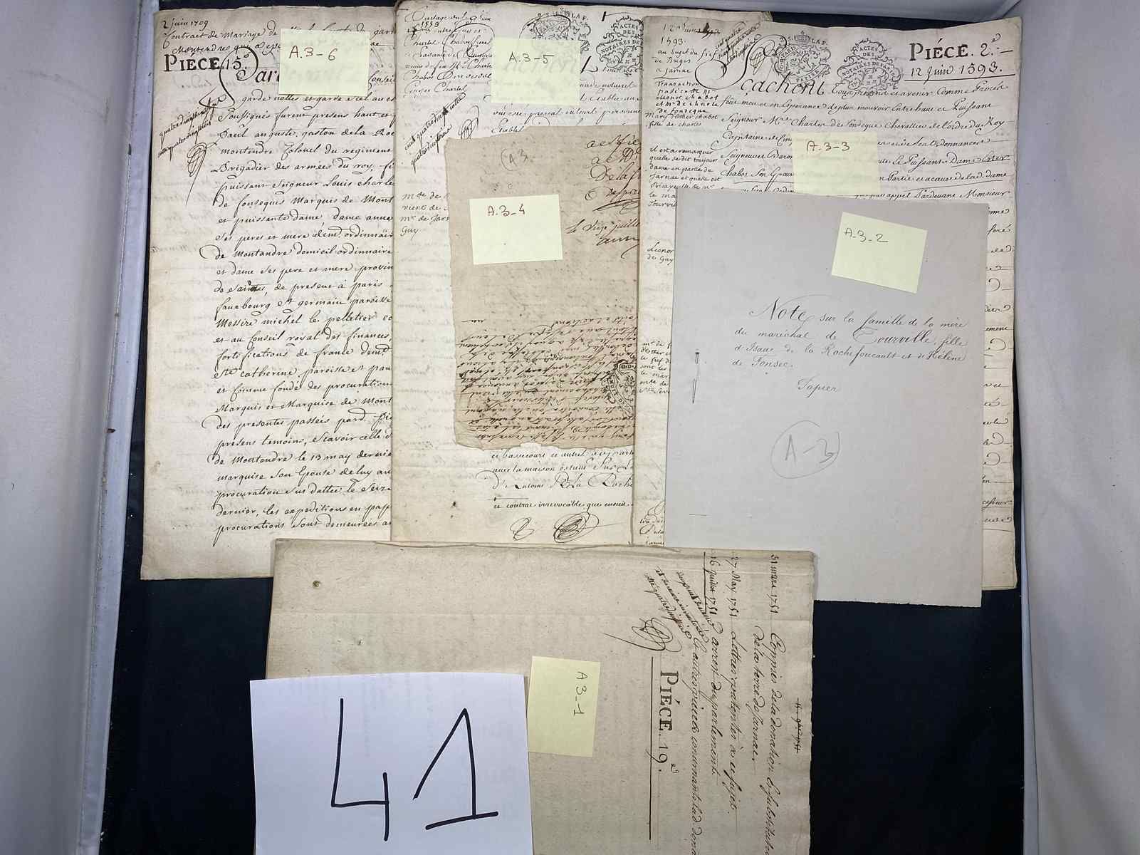 Null 一套由4个包袱和2封信组成的手稿，涉及雅尔纳克的土地。 A.3-1.1751年3月31日代替Jarnac土地的捐赠副本。1751年5月27日关于这个问&hellip;