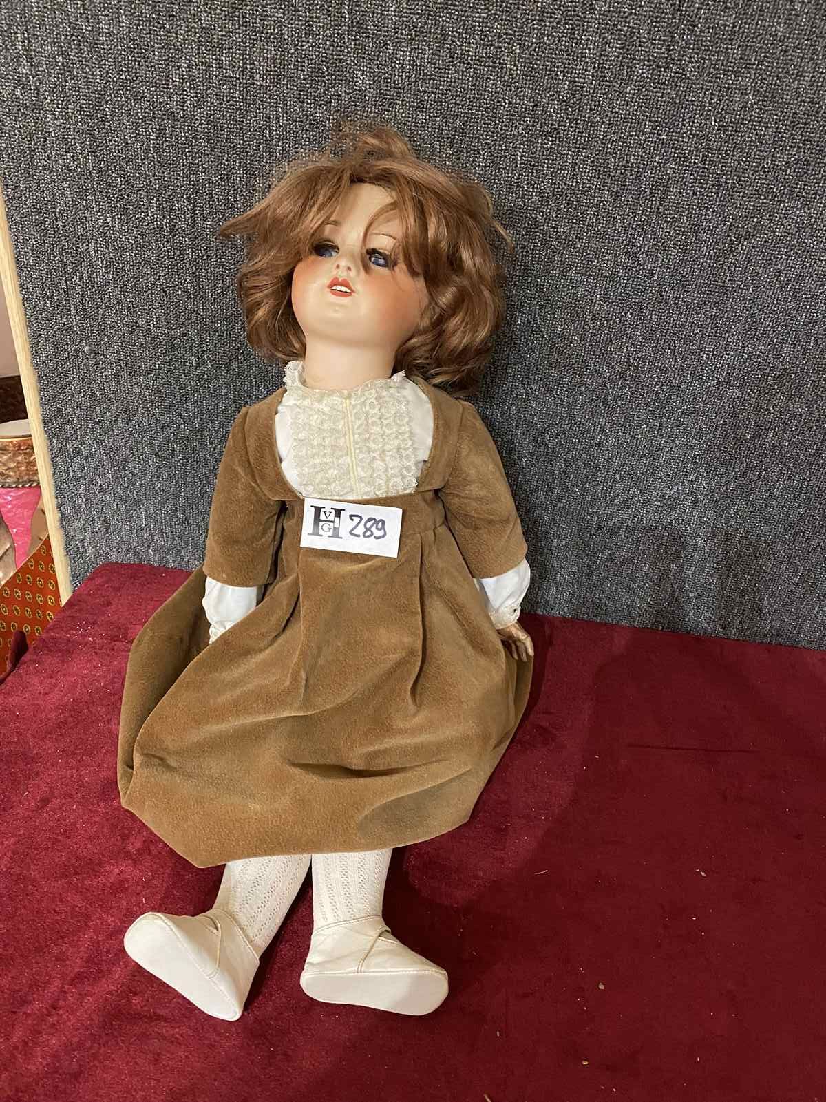 Mise à prix 100 € 1 Porcelain head doll size 23 - open mouth