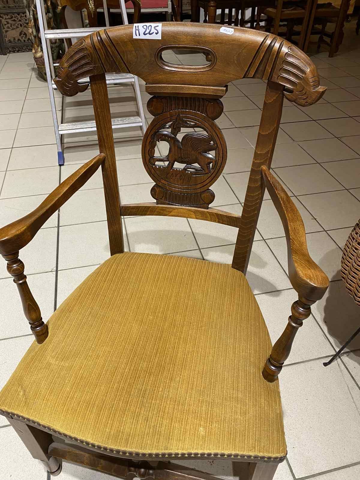 Mise à prix 30 € 1 Rustikaler Sessel im Restaurationsstil Sitzfläche aus gelbem &hellip;