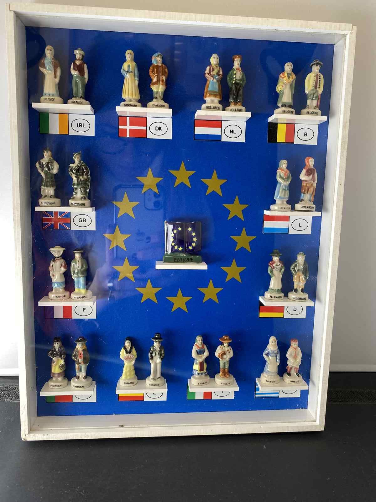 Null 1 set di fagioli di prestigio in una vetrina che comprende: paesi europei.