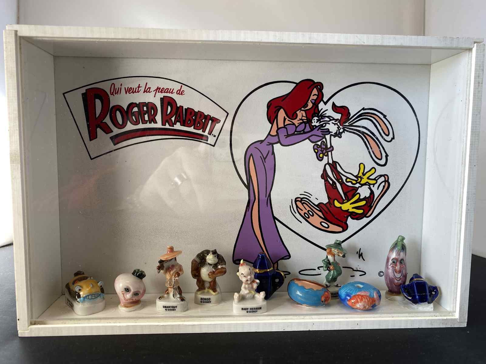 Null 1 Lot of prestige beans in a display case including: Disney fictional chara&hellip;