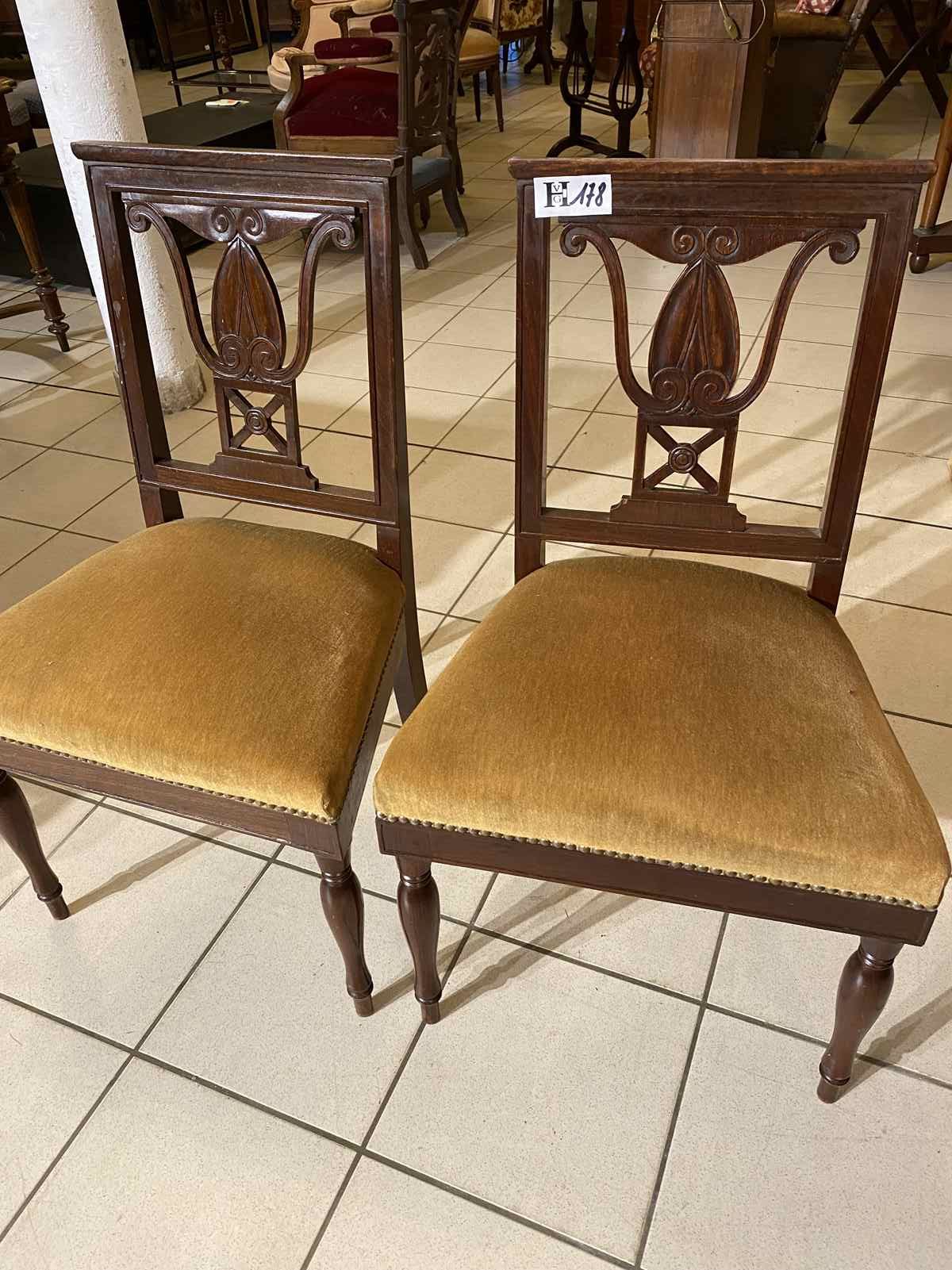 Mise à prix 100 € 1 Pair of directoire style chairs - traditional seat - (copy)