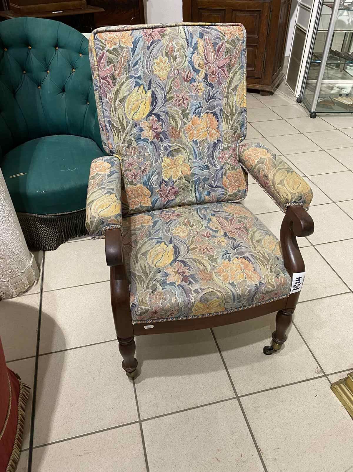 Mise à prix 40 € 
1 19th century 
 mahoganyarmchair 
, upholstered seat and back&hellip;