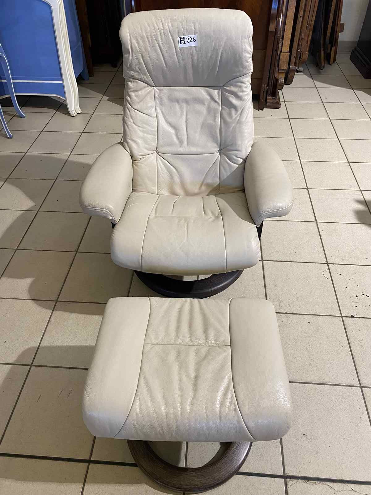 Mise à prix 30 € 丹麦制造的休息扶手椅品牌诺迪克休闲椅副本STRESSLESS-加热的