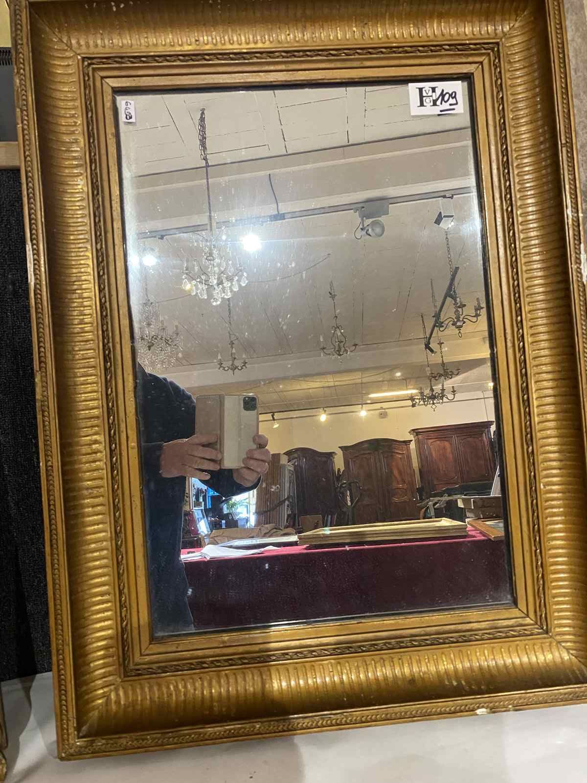 Mise à prix 40 € 
1 Specchio rettangolare - XIX secolo dim. 0,58 x 0,77