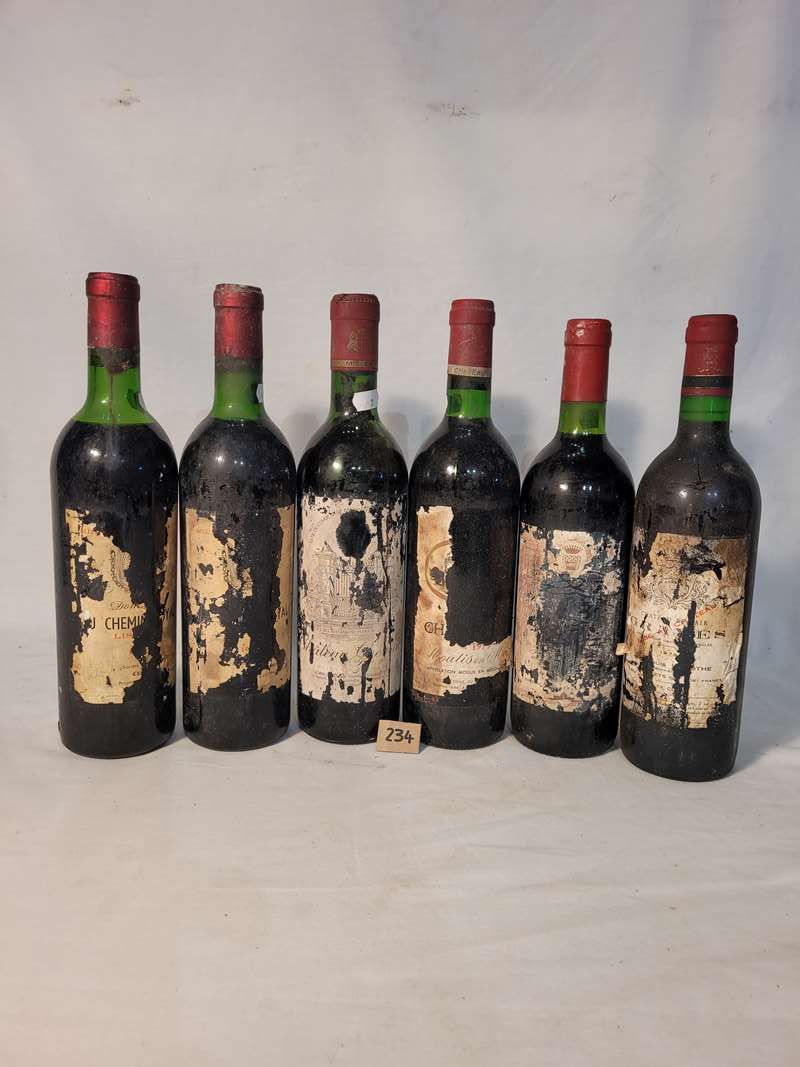 Null Lote de 6 botellas incluyendo 1 blle CHÂTEAU BEL AIR 1978 GRAVES, 1 blle CH&hellip;