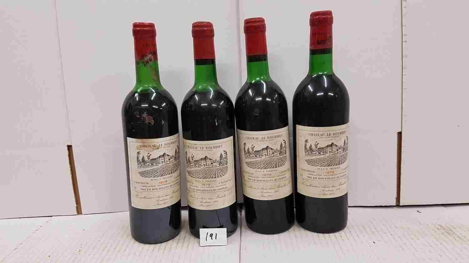 Null 4 bottles château LE BOURDIEU 1975 Haut médoc , 2 stained labels and 4 high&hellip;