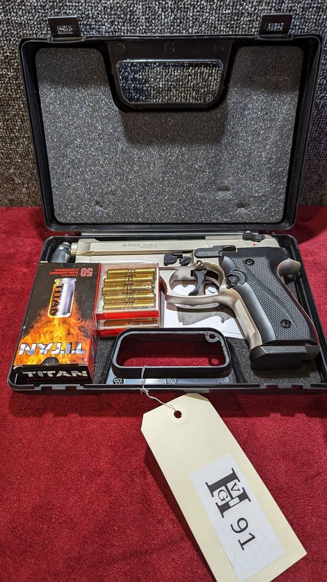 Null Ekol Jackal Dual 半自动空包弹手枪，口径 9 毫米 PAK，著名的 Beretta 92 手枪的超逼真复制品，报警武器原包装，含说明书&hellip;