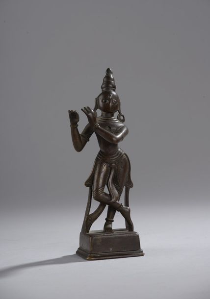 Null Statuette en bronze représentant Krishna Venugopala debout, dans l'attitude&hellip;