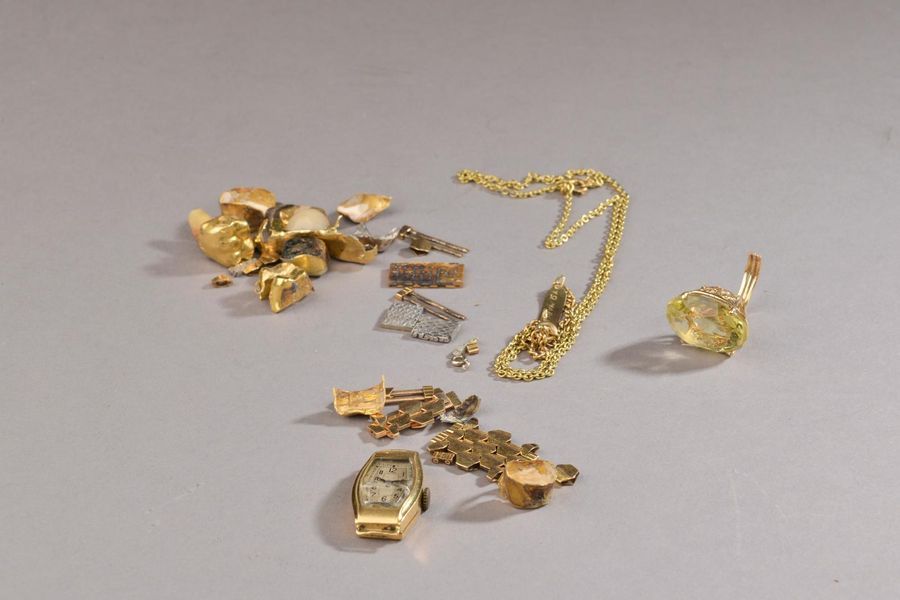 Null Ensemble de débris d'or comprenant notamment dentaire, petite chaînette bri&hellip;