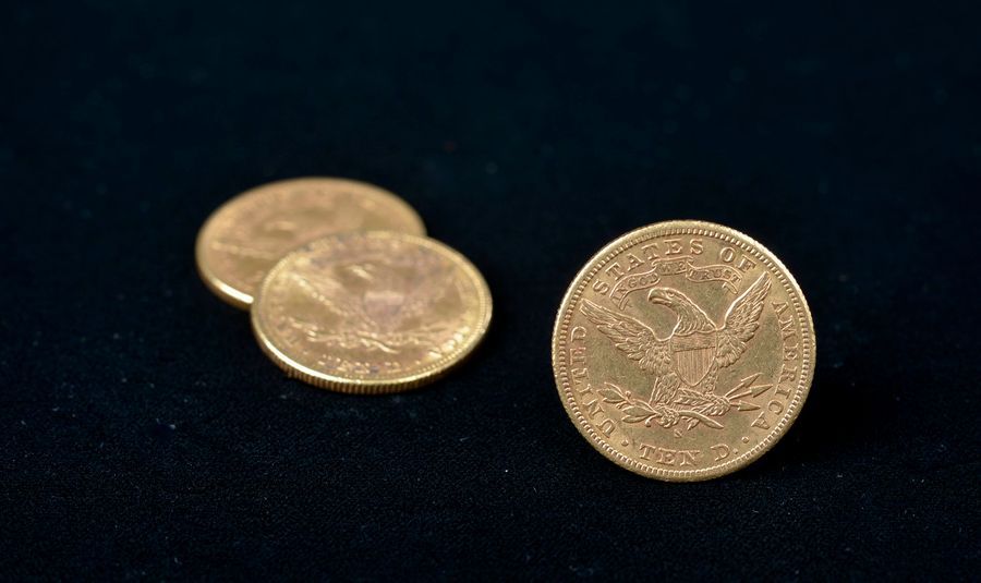 Null Trois pièces en or de 10 dollars américains datées de 1882, 1885 et 1903.
P&hellip;