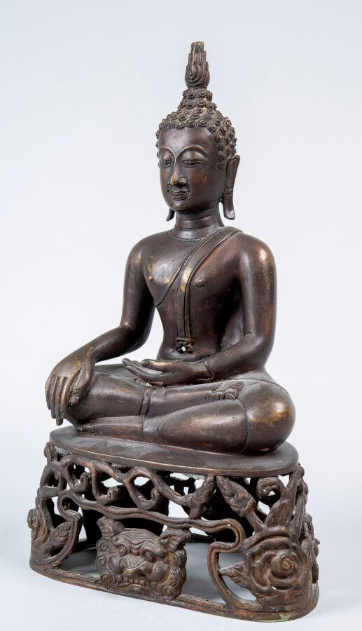 Null Thailand, XXth century Gilt bronze Buddha on an openwork base H: 44cm