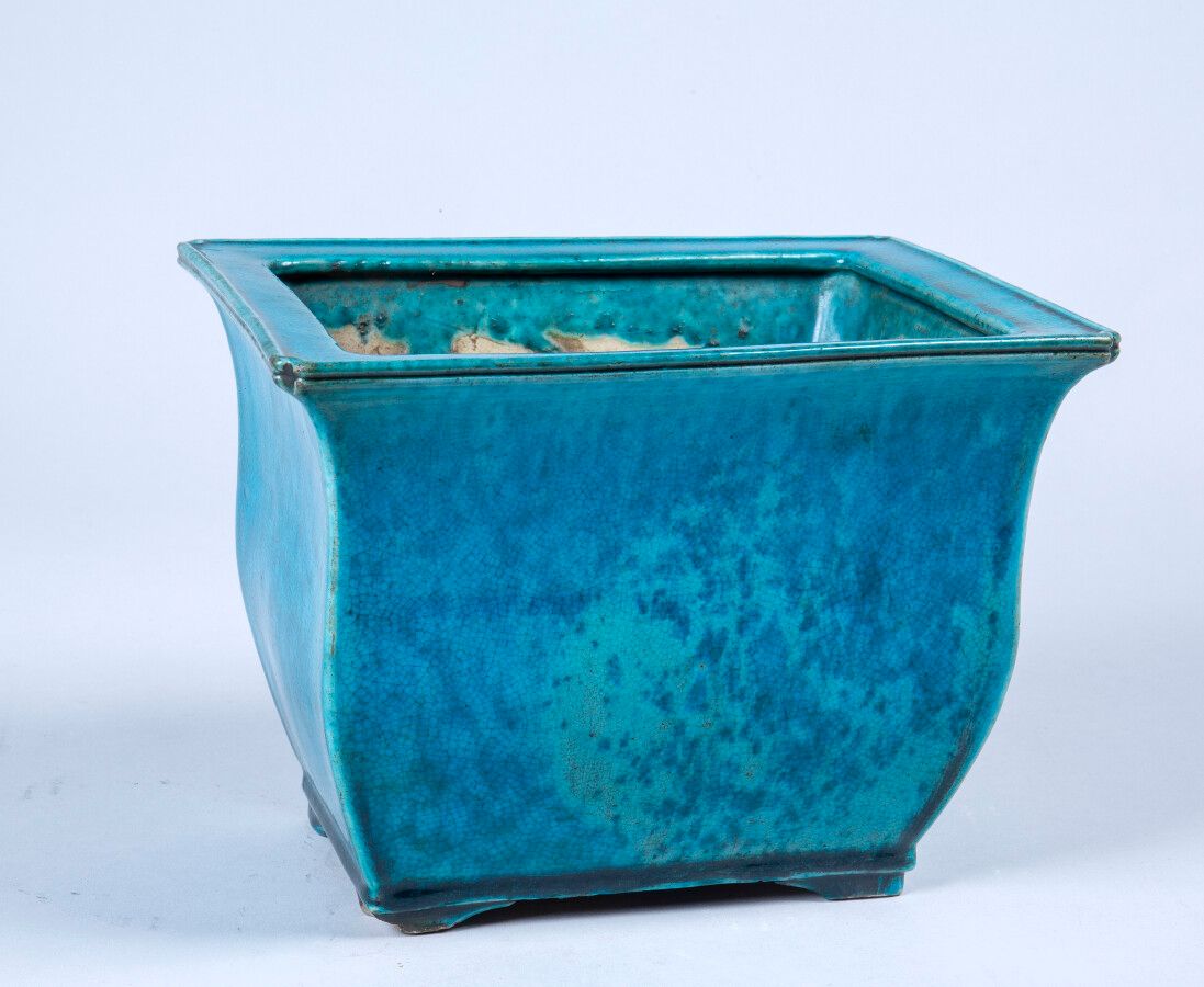 Null China, late 17th-18th century, turquoise glazed stoneware rectangular plant&hellip;