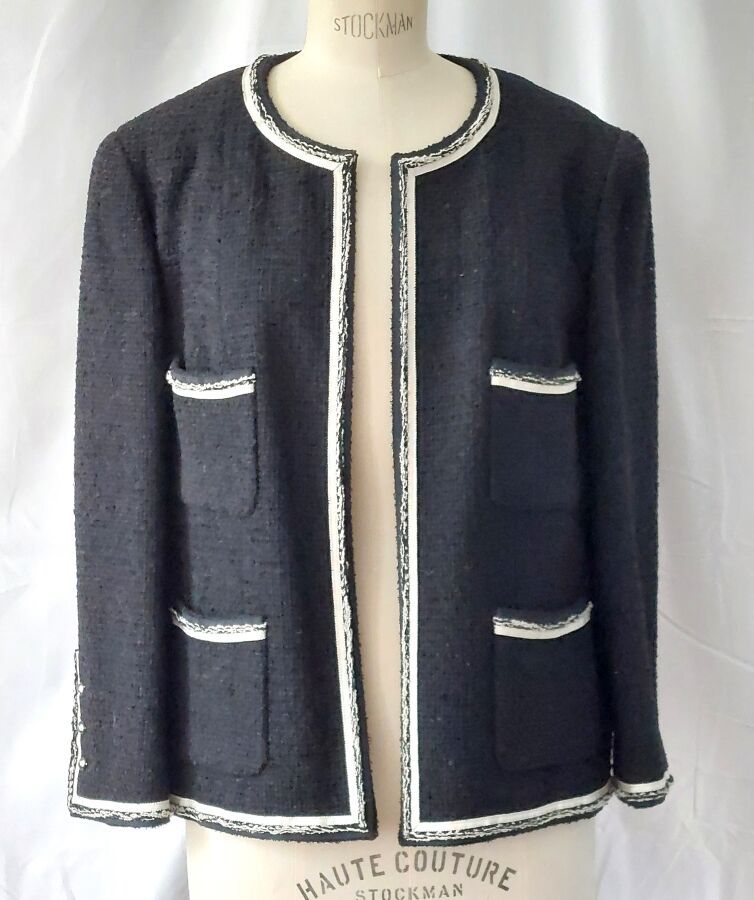 Null CHANEL otoño 2003 - Chaqueta de tweed de lana negra y poliéster, totalmente&hellip;