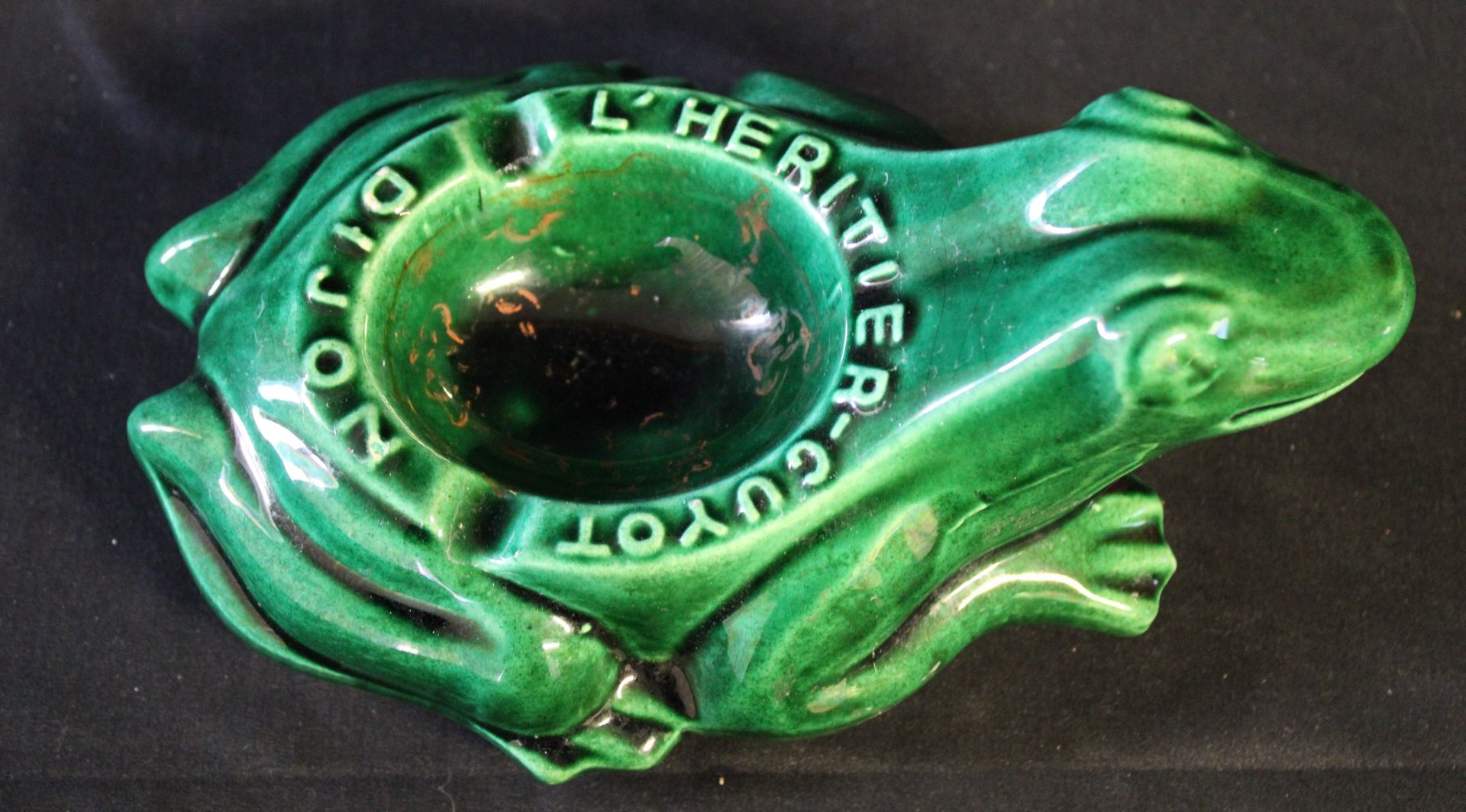 Null Ashtray in the shape of a frog "L'HERITIER-GUYOT DIJON", green, faience, 20&hellip;