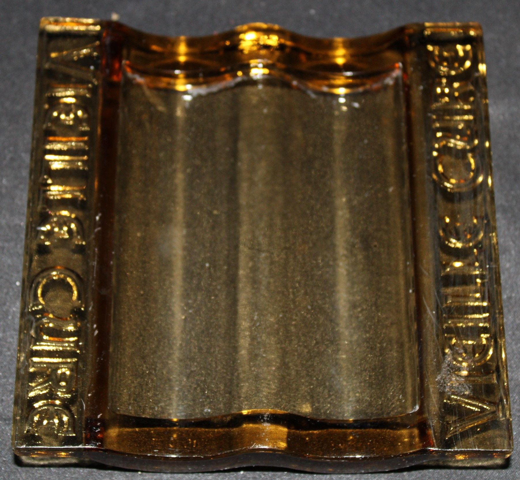 Null 烟灰缸 "VIELLE CURE"，烟熏黄色有色玻璃，12.5x13