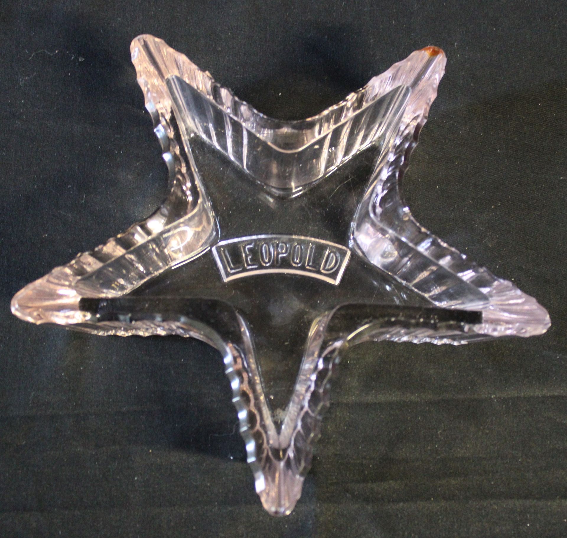 Null LEOPOLD" star-shaped ashtray, rose tone, 18cm