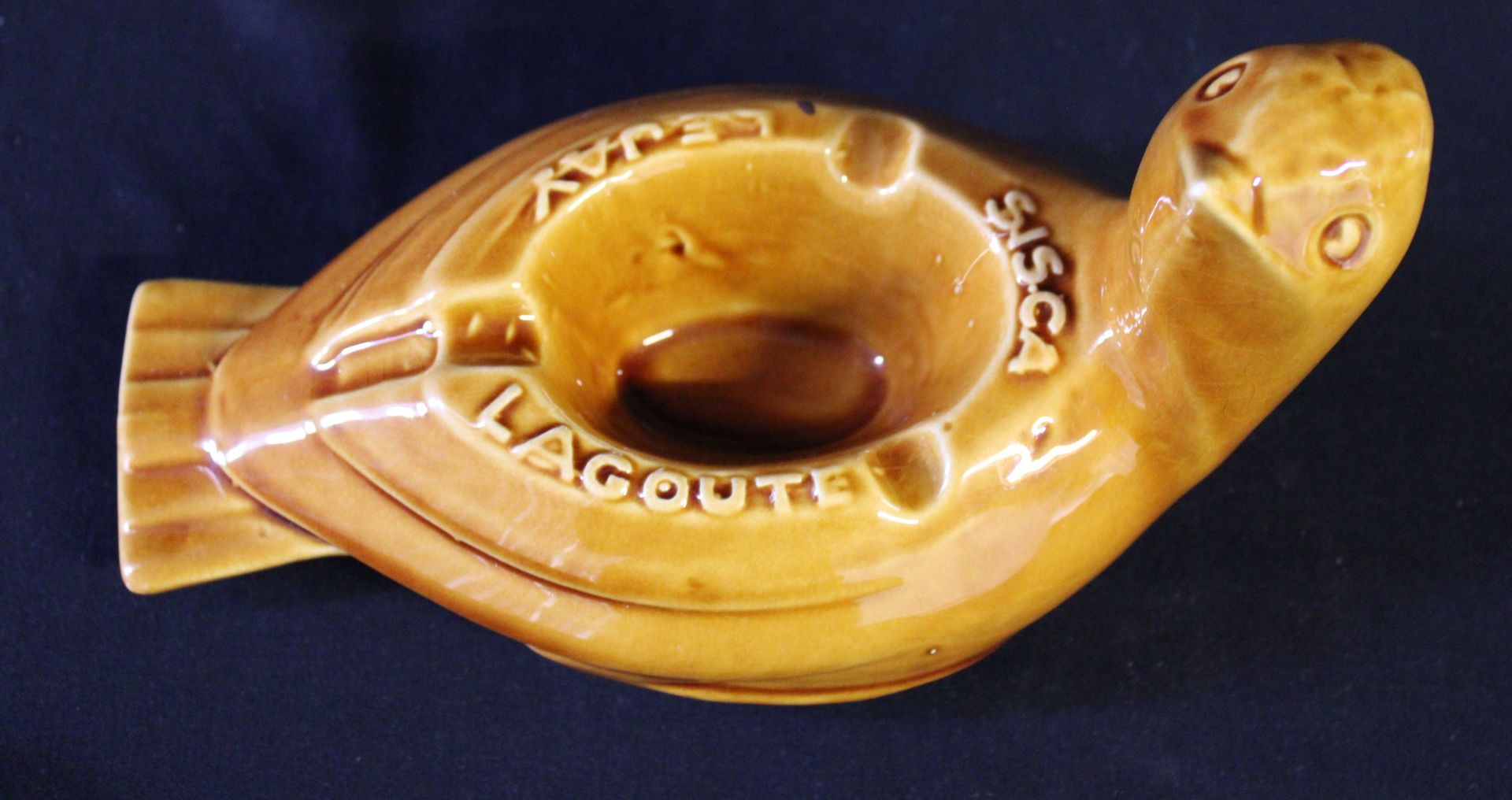 Null Earthenware ashtray, bird shape, yellow, cracks, 20x10