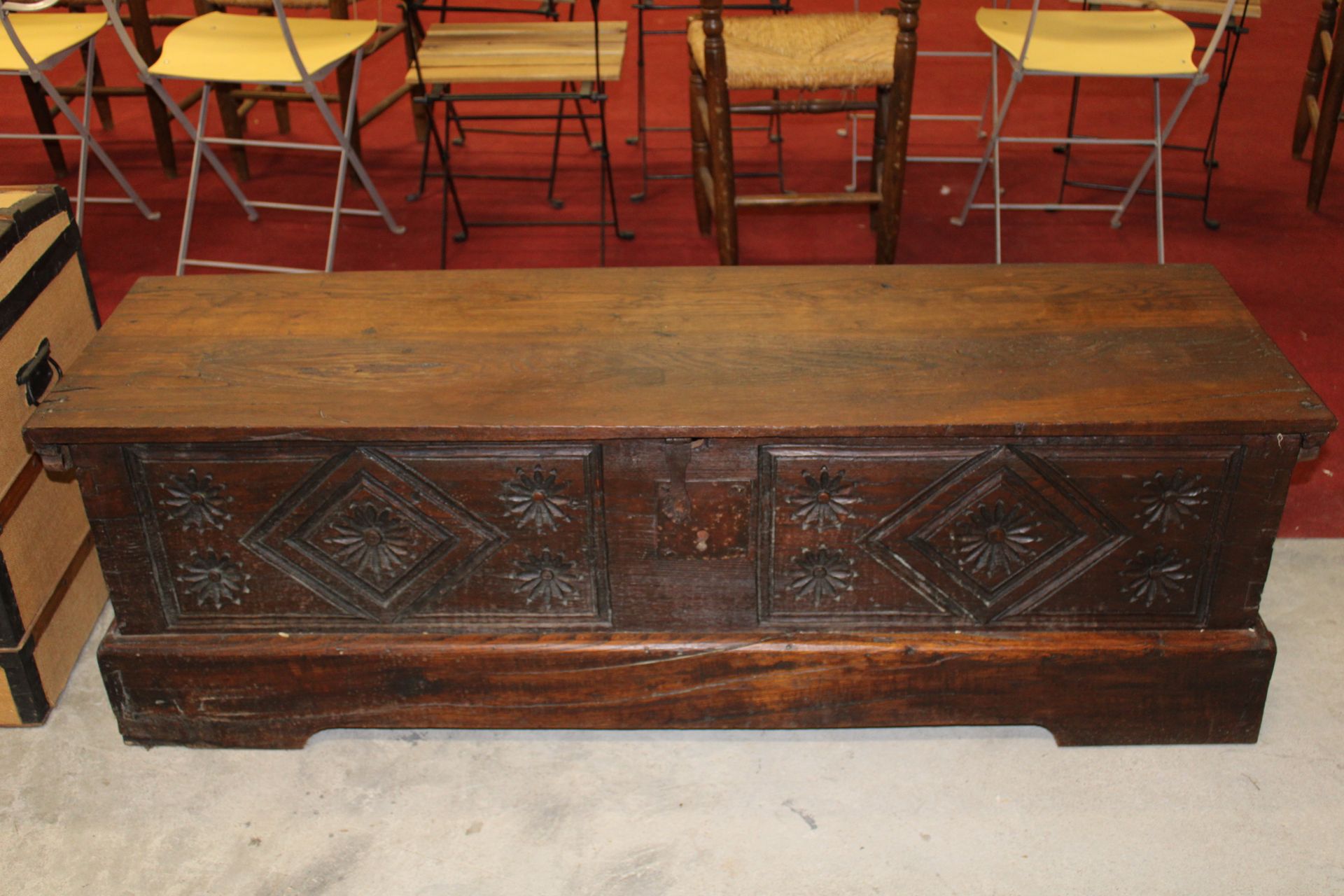 Null Bench/chest carved with flowers and rhombuses, rustic 140,5x41x46