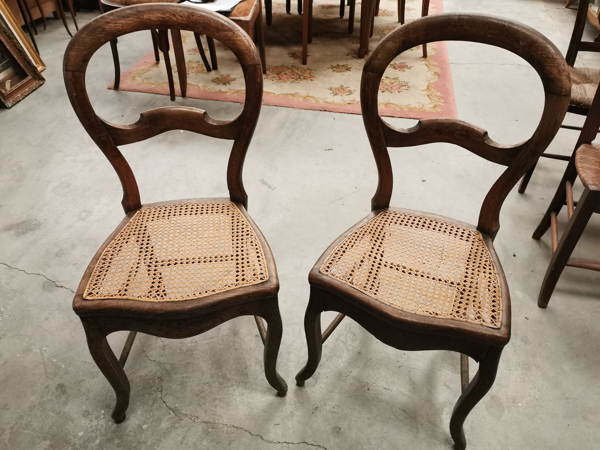 Null Pair of chairs, cane seats, openwork backs