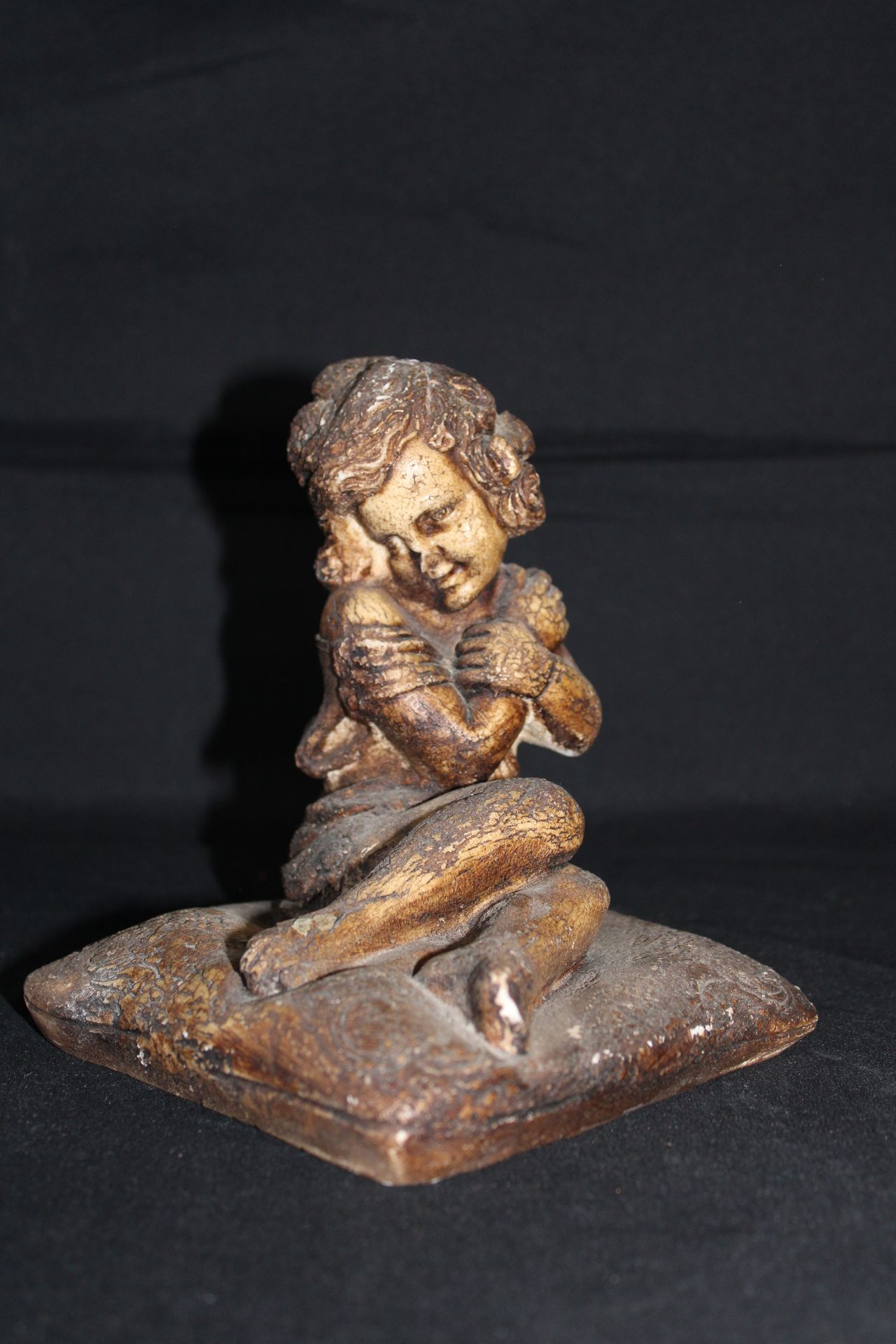 Null 
石膏和树脂的少女雕像，COLOMBIN技术，剥落，19 x 18厘米