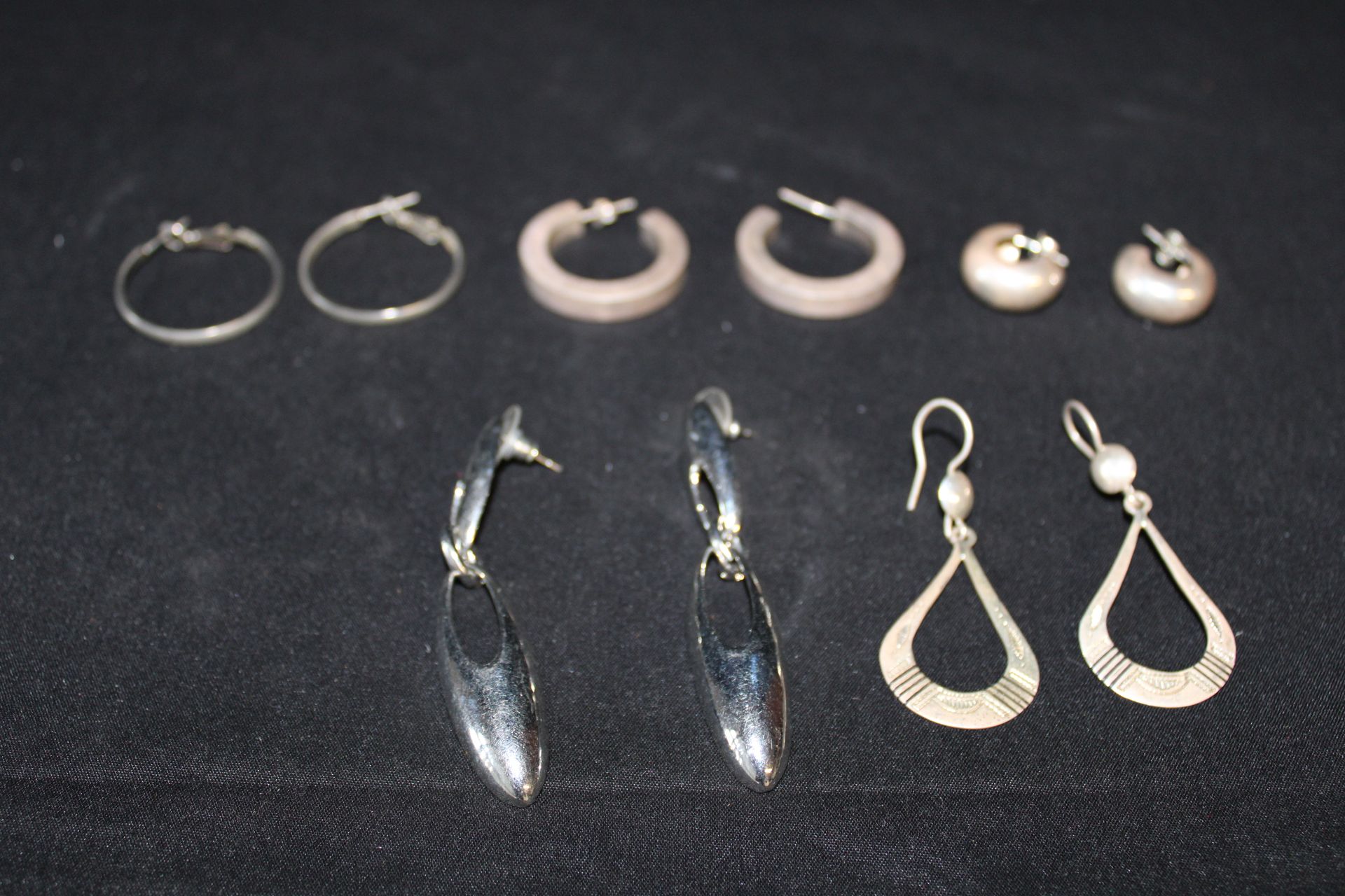 Null Lot of 5 pairs of silver plated earrings