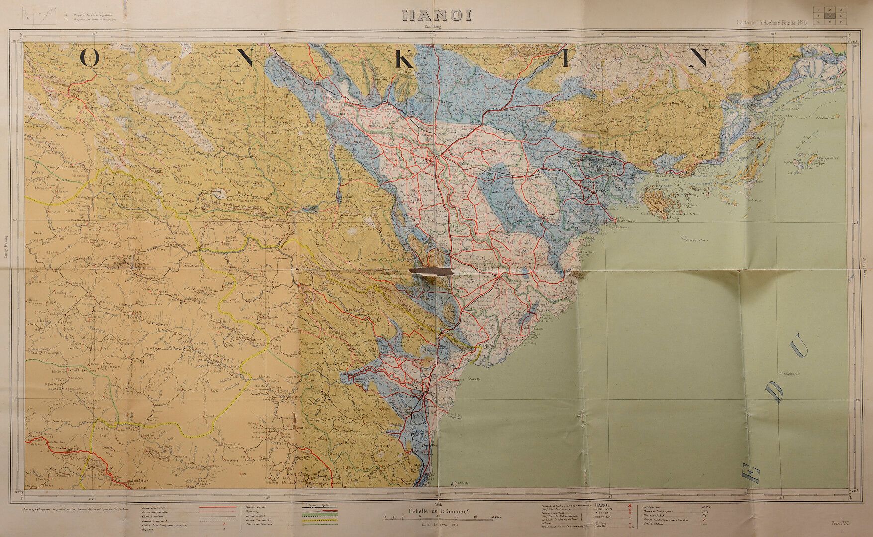 Null 
印度支那地图，N5页。河内-高平。

由印度支那地理局绘制，凹版印刷。

尺寸：100x64厘米。使用状况，有折痕和破损。