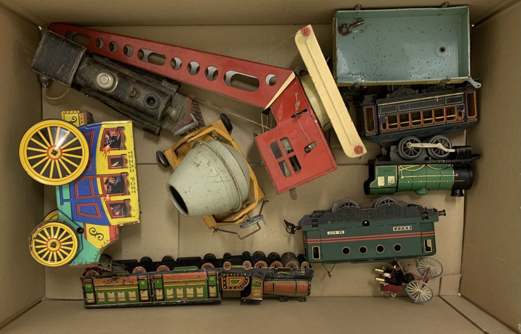 Null Verschiedene Spielzeuge. JOUSTRA-Kutsche, HORNBY BB-Triebwagen, Baukran, Be&hellip;