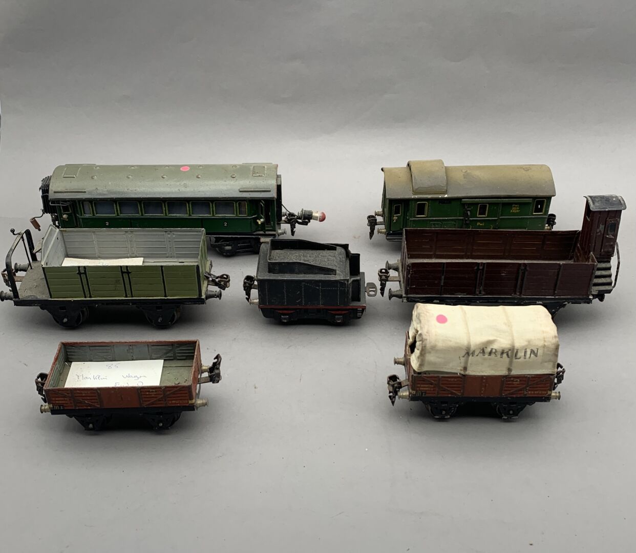 Null MARKLIN "0" y "1" 1915/1930. Siete coches y vagones diferentes con velas y &hellip;