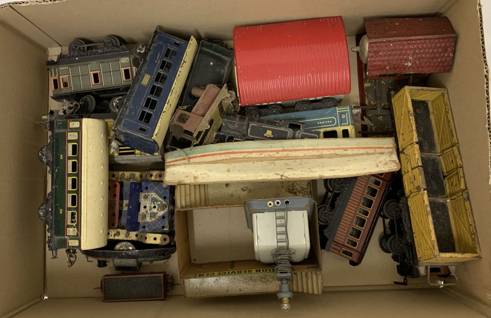 Null Verschiedene Spielzeuge. HORNBY Personenwagen, JEP Güterwagen, JEP Holzboot&hellip;