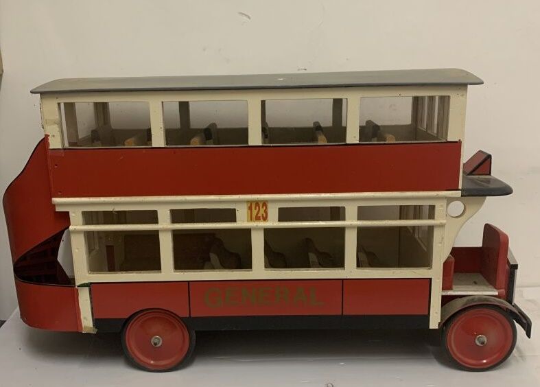 Null Autobus londonien à impériale GÉNÉRAL Ligne 123

Fabrication en bois des an&hellip;