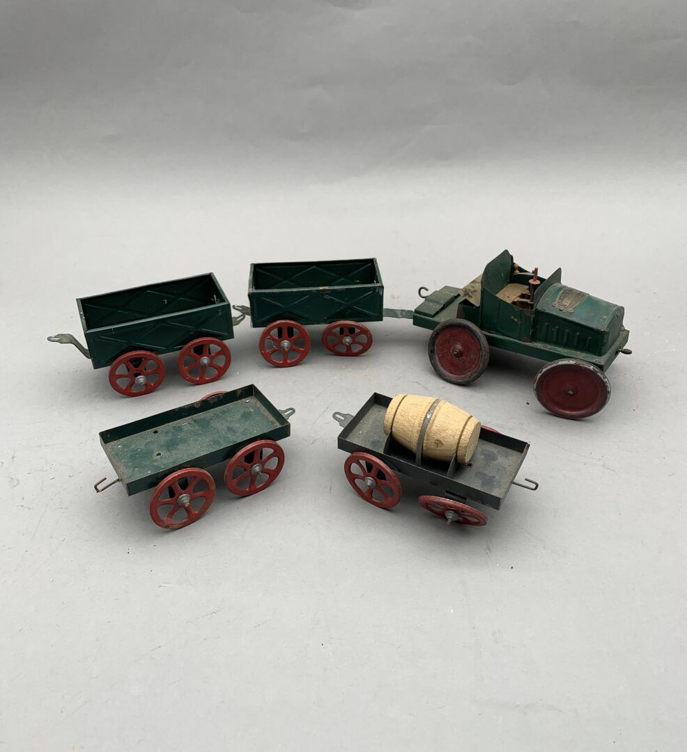 Null FM和Victor BONNET 1910/1920。Autos-Transport公司有一辆没有司机的机械牵引车（车轮要重新固定）和四辆货车，包括一&hellip;