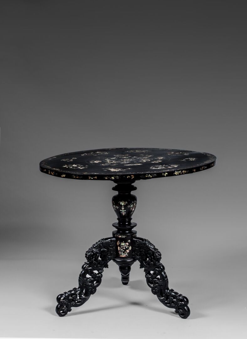 Null Tripod pedestal table in exotic wood decorated with mother-of-pearl inlays,&hellip;