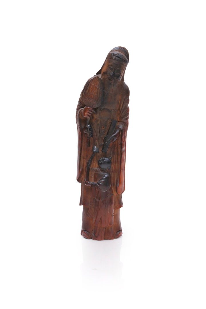 Null Statue en bambou figurant Zhongli Quan, un éventail à la main, accompagné d&hellip;