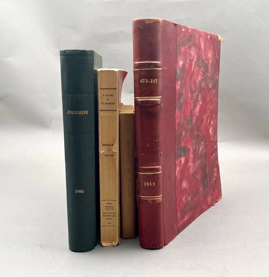 Null 1940-1952.
Réunion de deux volumes reliés sur l'Indochine comprenant: 
- In&hellip;