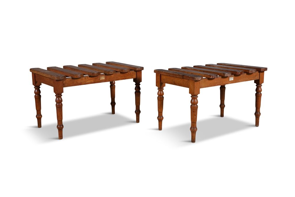 Null A PAIR OF OAK LUGGAGE STANDS, C.1900, retailed by Miller's & Beattie, Dubli&hellip;