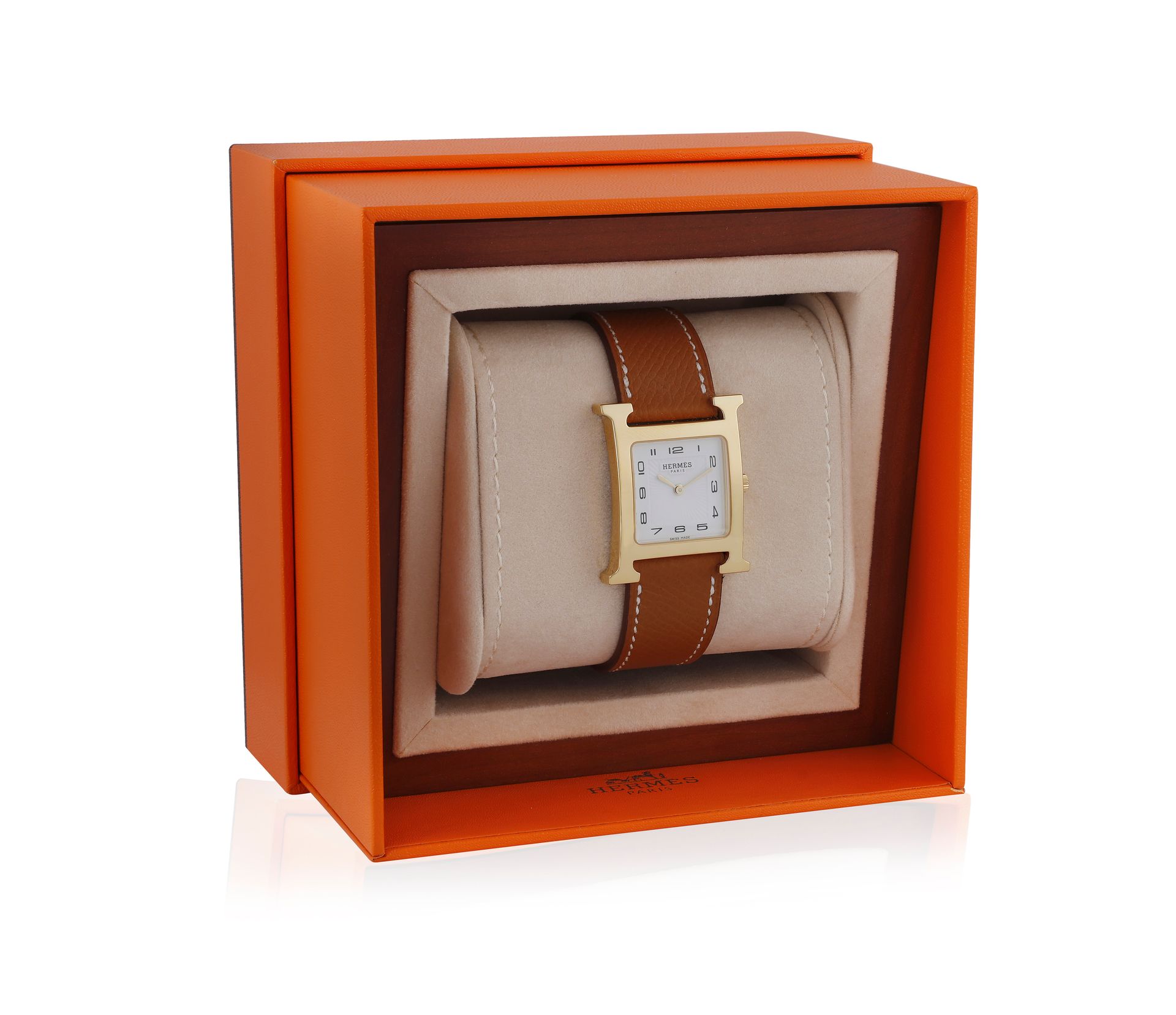 Null 
MONTRE-BRACELET 'HEURE H' EN PLAQUÉ OR, HERMÈS, VERS 2021

Mouvement à qua&hellip;