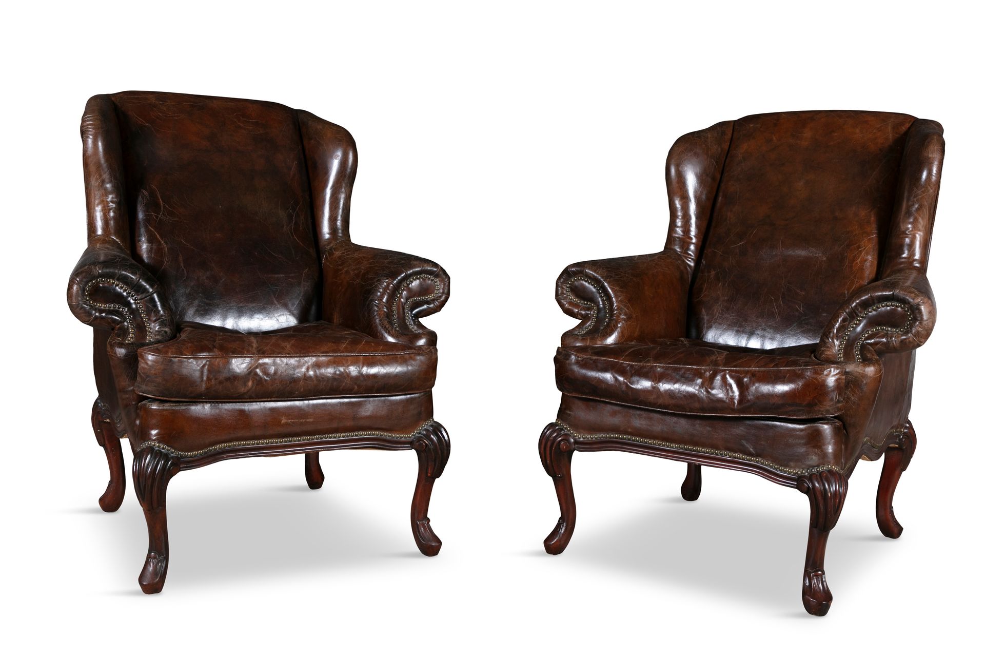Null Paire de fauteuils à dossier en cuir brun, du début du 20e siècle, avec des&hellip;