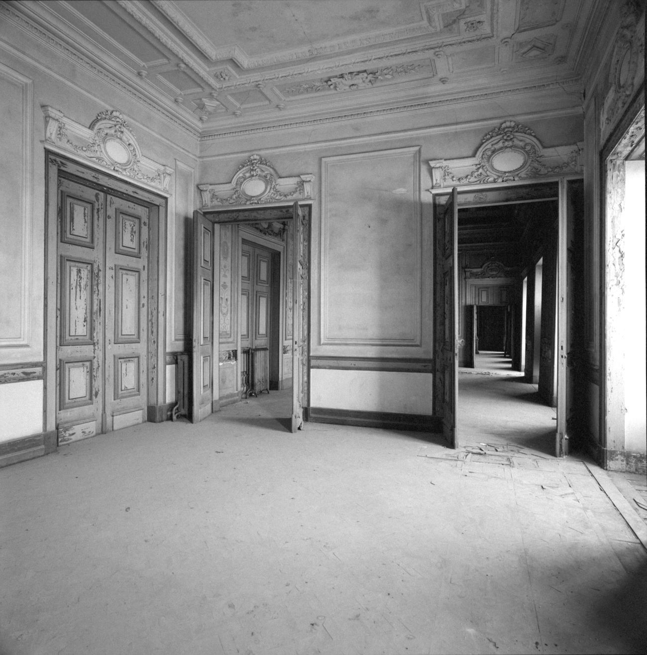 EURICO LINO DO VALE (b. 1966) - Palácio da Rosa, nº1_12 EURICO LINO DO VALE (geb&hellip;
