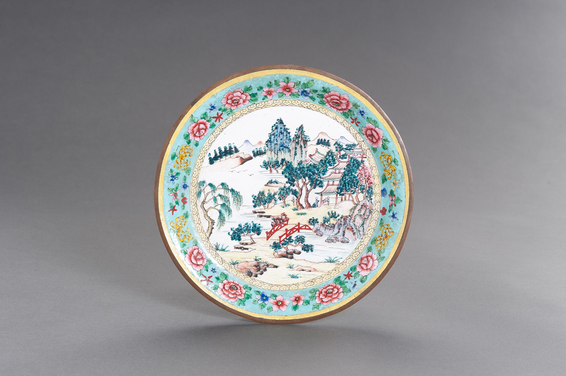A CANTON ENAMEL ‘LANDSCAPE’ DISH, LATE QING TO REPUBLIC A CANTON ENAMEL ‘LANDSCA&hellip;