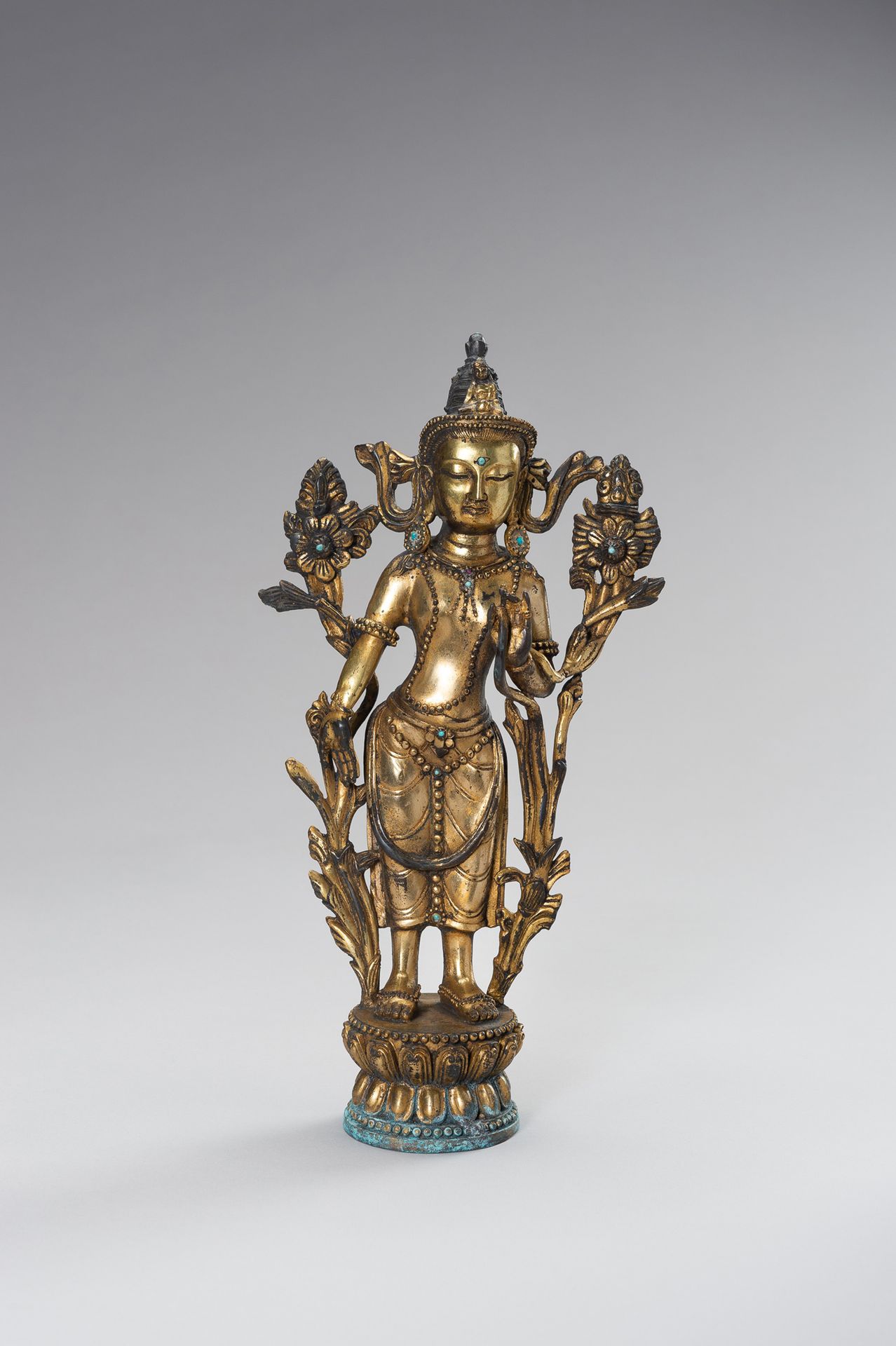 A GILT BRONZE FIGURE OF PADMAPANI 鎏金铜质帕德玛帕尼像
汉藏语系，清末（1644-1912）至民国时期（1912-1949）。&hellip;