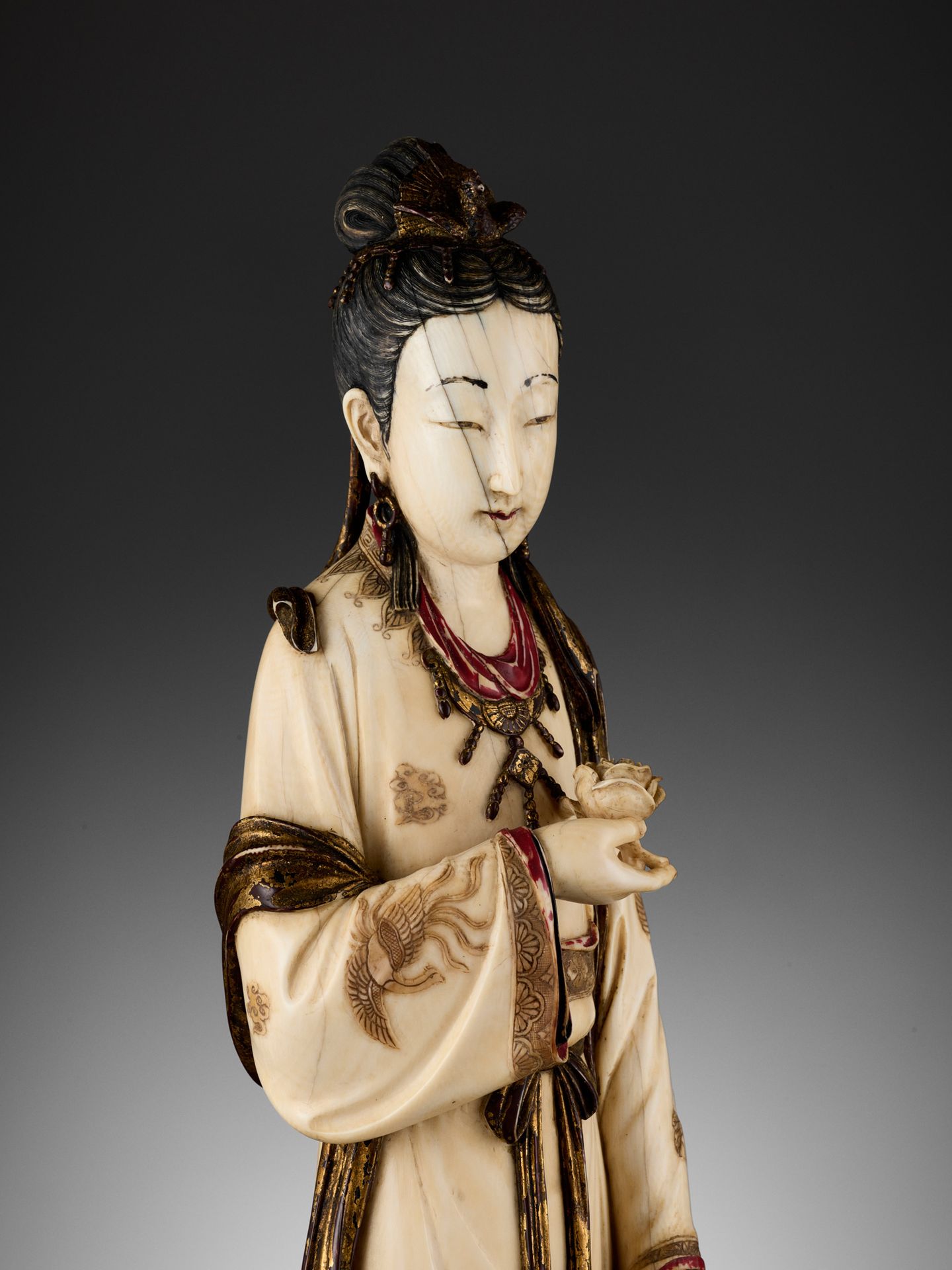 A TALL PAINTED IVORY FIGURE OF LIN DAIYU, LATE QING TO REPUBLIC 
UNE GRANDE FIGU&hellip;