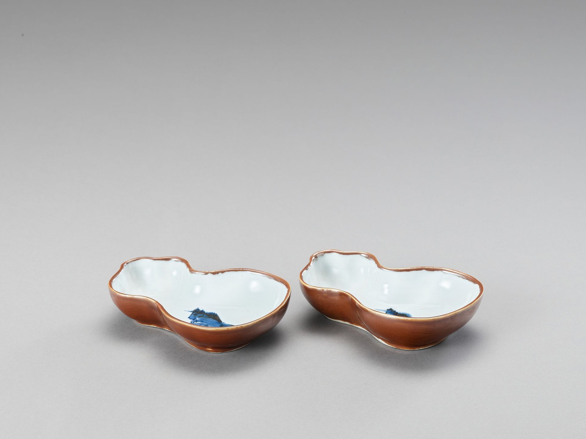 A PAIR OF GOURD-SHAPED PORCELAIN SAUCERS A PAIR OF GOURD-SHAPED PORCELAIN SAUCER&hellip;