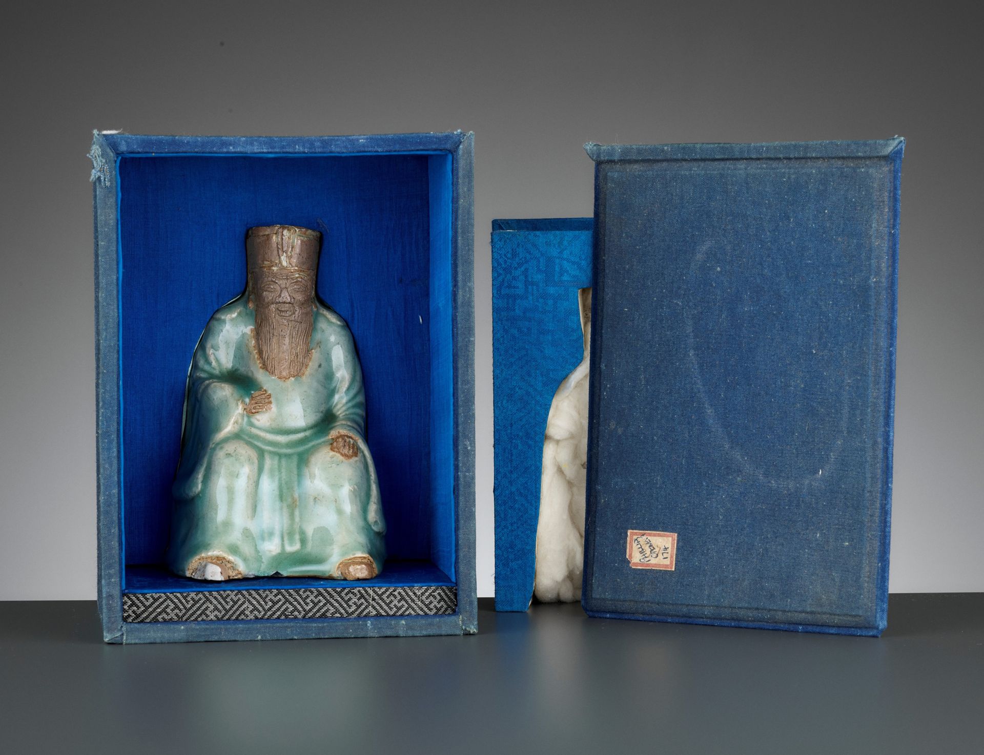 A LONGQUAN CELADON AND BISCUIT FIGURE OF AN IMMORTAL, MING DYNASTY 明代龙泉青铜器和璧人雕像
&hellip;