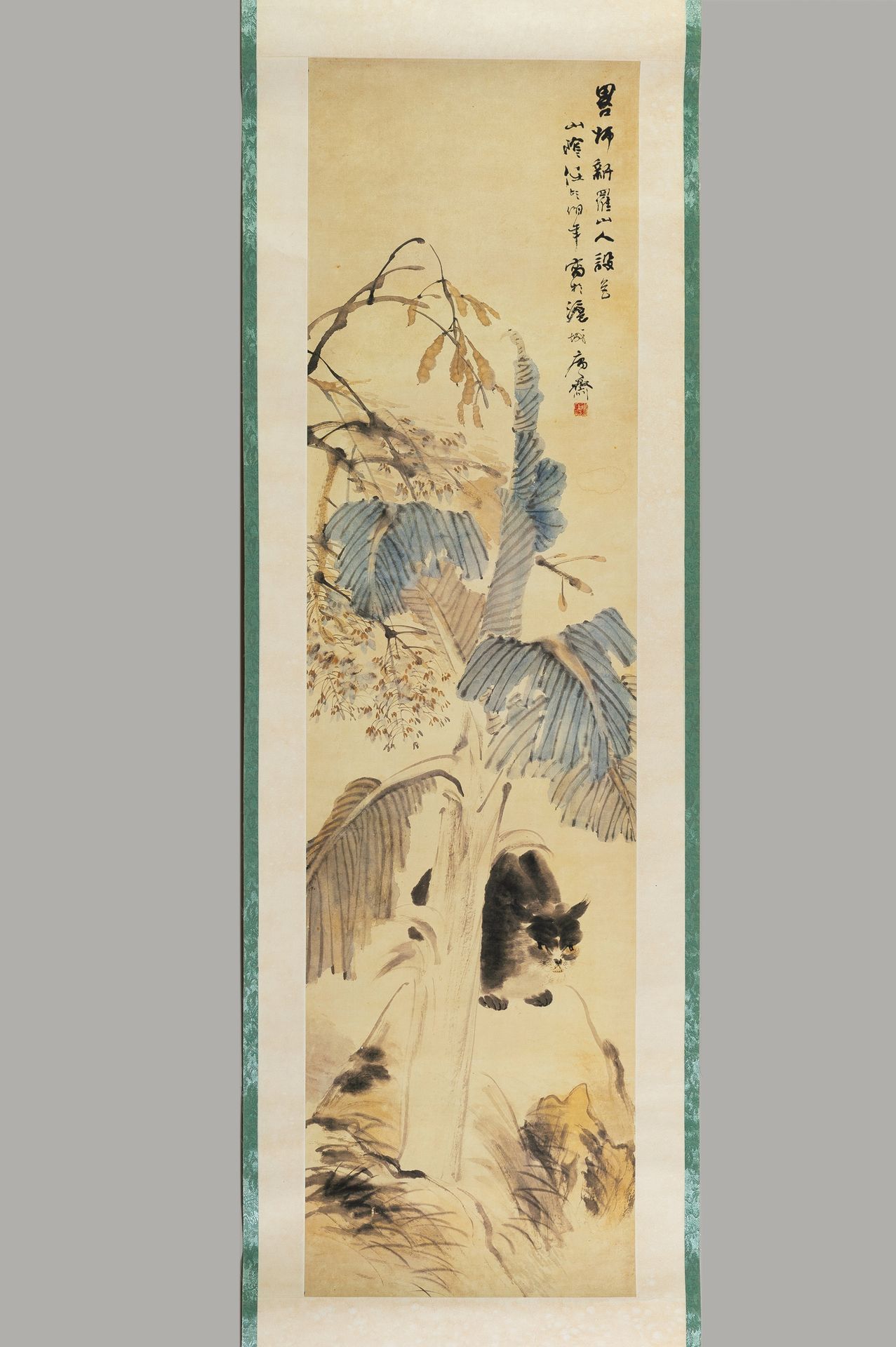 A FINE SCROLL PAINTING OF A CAT BEHIND A TREE UNE PEINTURE FINE D'UN CHAT ACCROC&hellip;