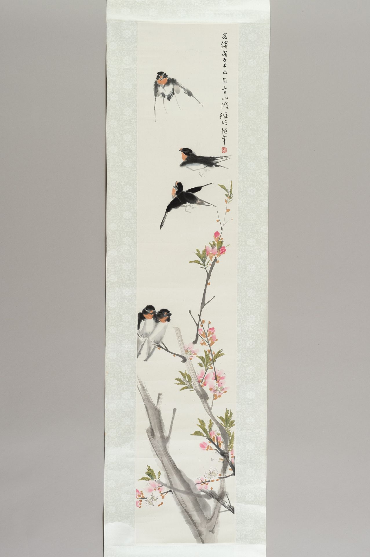 A SCROLL OF SWALLOWS AND CHERRY BLOSSOMS, AFTER REN BONIAN UN ROLLO DE GIRAS Y F&hellip;